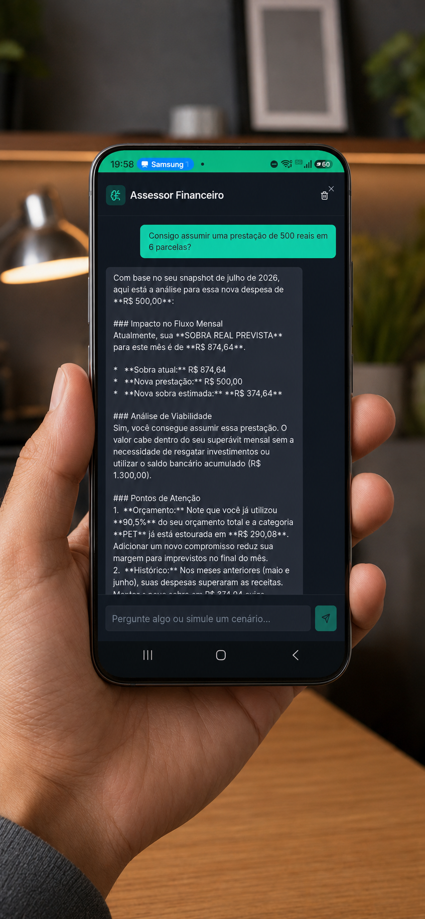 Assessor Financeiro do FLUX respondendo simulação de prestação